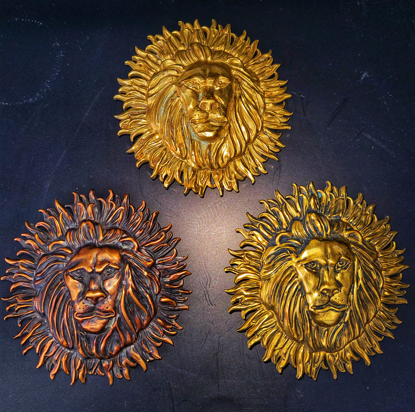 Goldkult Gürtelschnalle - The Lion - Rotgold Poliert